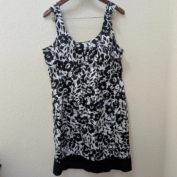 CHAPS by Ralph Lauren black & white Floral sheath Midi sundress. Size 16 - Picture 5 of 6
